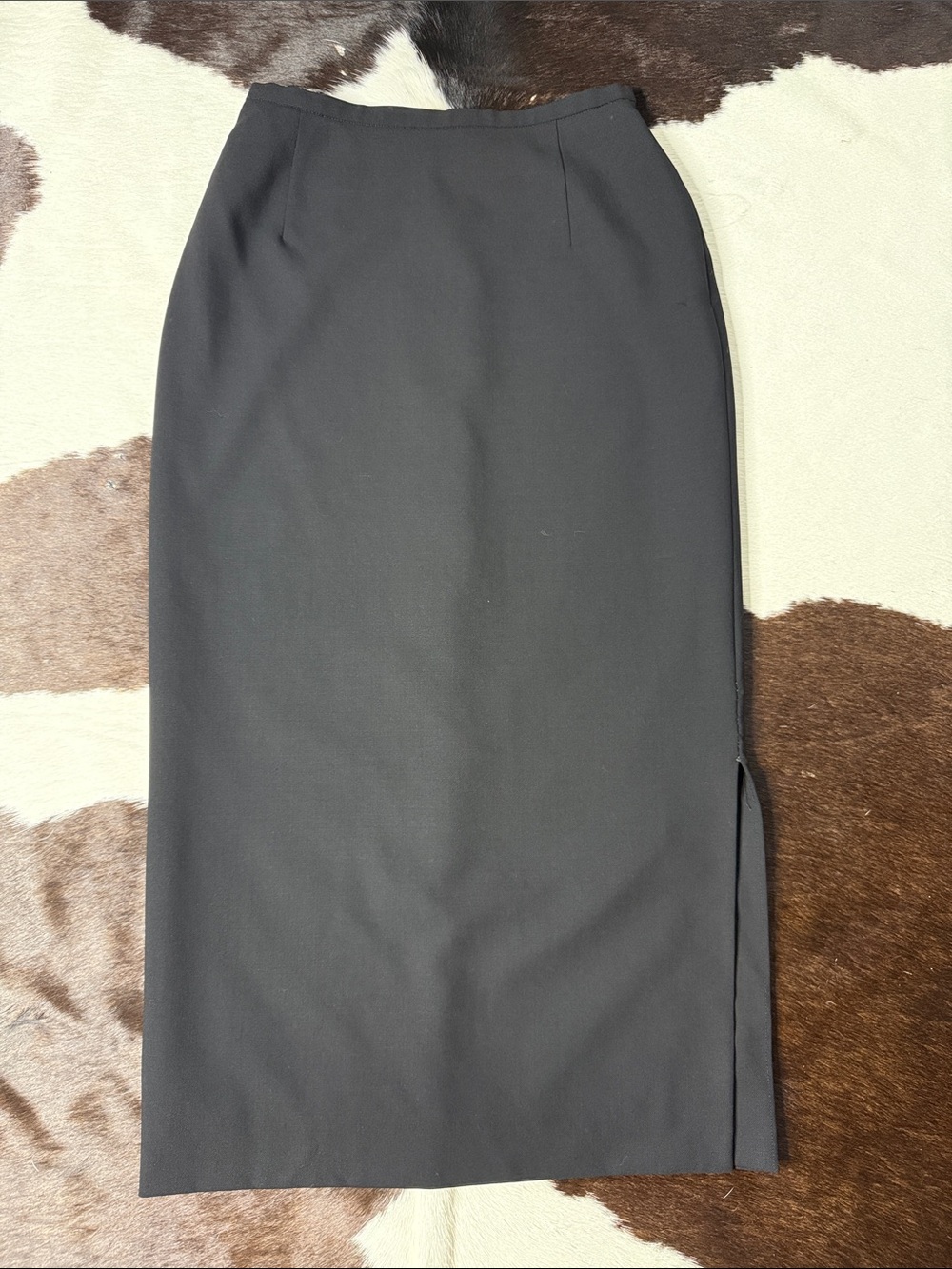 Burberrys Black Pencil Skirt with Side Slit